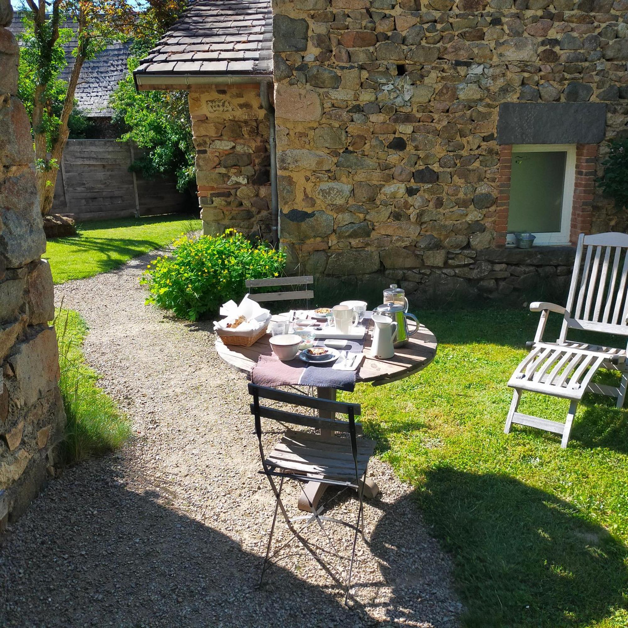 Suites De Campagne Les Eydieux, Petits Dejeuners Inclus Saint-Angel  Kültér fotó
